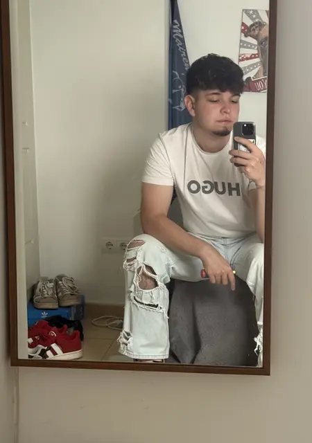 Yasin из Майрена-дель-Альхарафе, мне 18, познакомлюсь на одну ночь