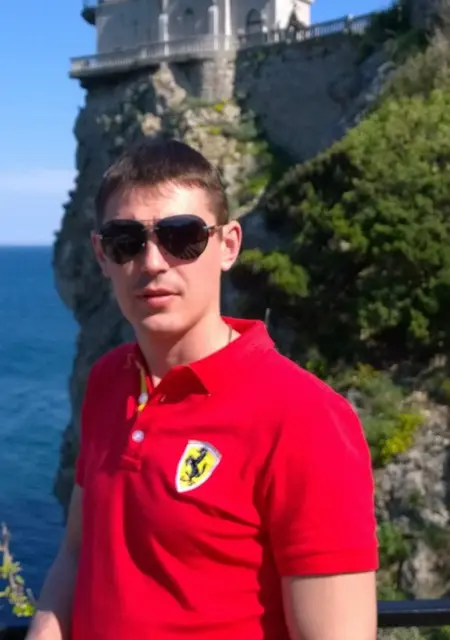 Я Aleksandr, 44, из Харькова, ищу знакомство для приятного времяпровождения