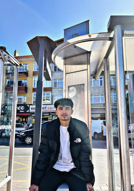 Emre из Стамбула, ищу на сайте знакомства без обязательств