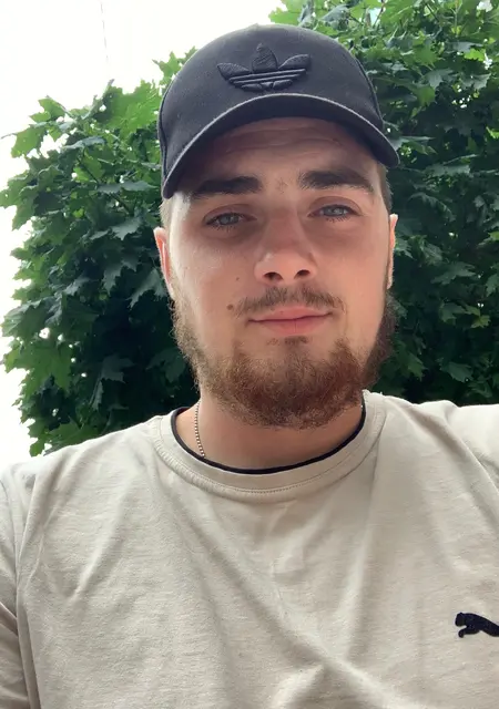 Євгеній из Черкасс, ищу на сайте общение