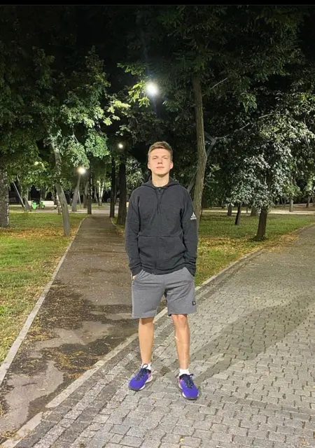 Макс из Харькова, ищу на сайте знакомства на одну ночь