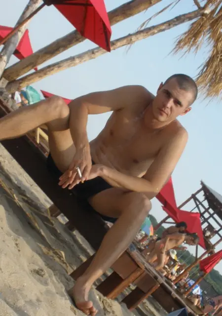 Александр из Раздельной, ищу на сайте знакомства на одну ночь