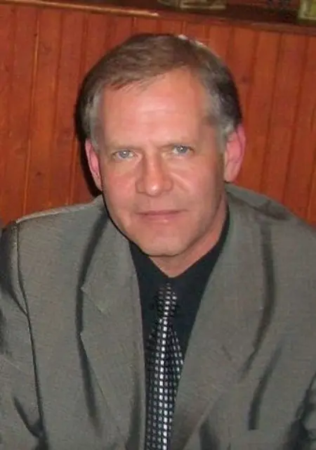 Я Максим, 56, из Харькова, ищу знакомство для вирта