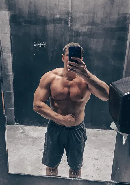 Алексей з Одеси, шукаю на сайті приємне проведення часу