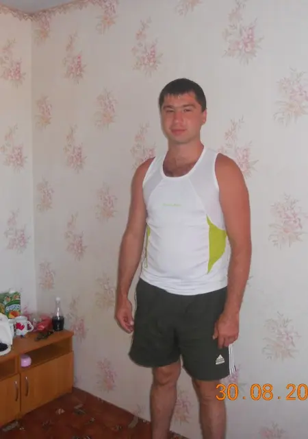 Я Андрей, 45 років з Кривого Рогу, шукаю знайомства без зобов'язань