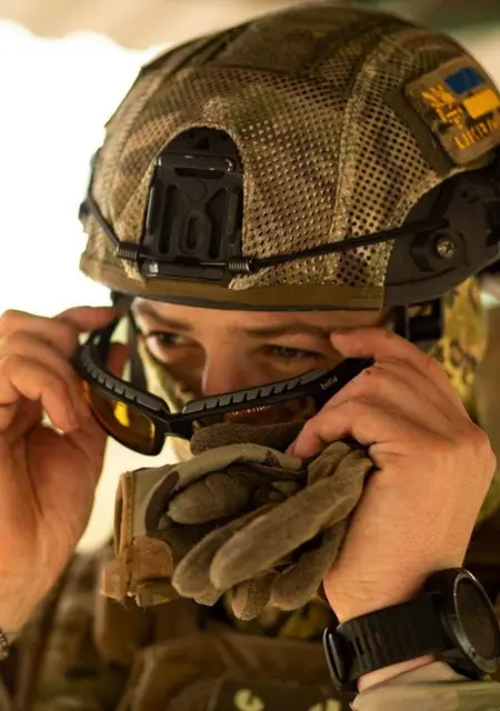 Я Ares, 26 років з Золочів, шукаю знайомства на одну ніч