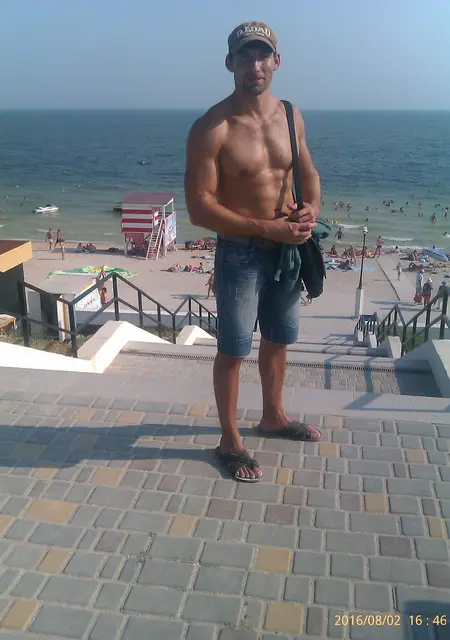 Я Roma, 33, знакомлюсь без обязательств в Ровно