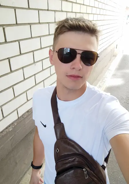 Я Эдуард, 25, знакомлюсь без обязательств в Донецке