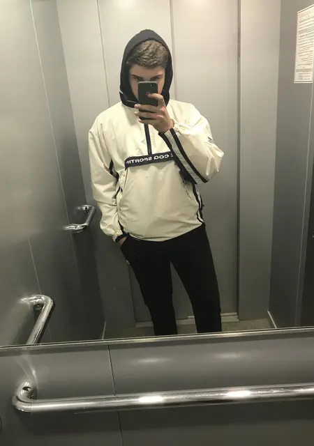 Я Саша, 23, знакомлюсь для постоянных отношений в Тернополе