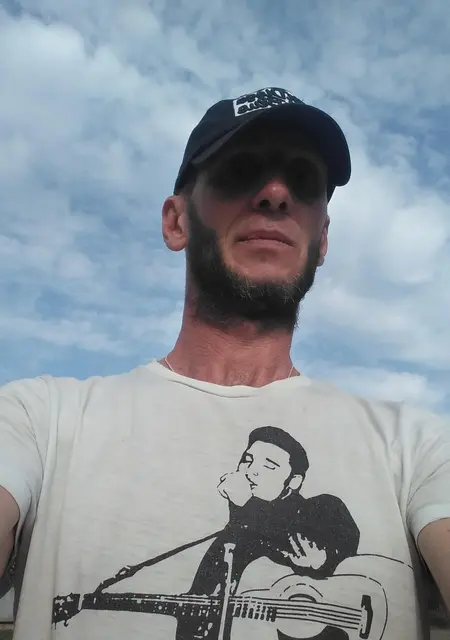 Паша из Одессы, мне 41, познакомлюсь для вирта