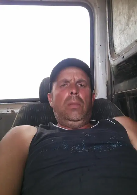 Игорь из Каховки, мне 46, познакомлюсь без обязательств