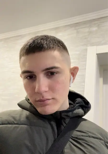 Денис из Сум, мне 22, познакомлюсь для постоянных отношений