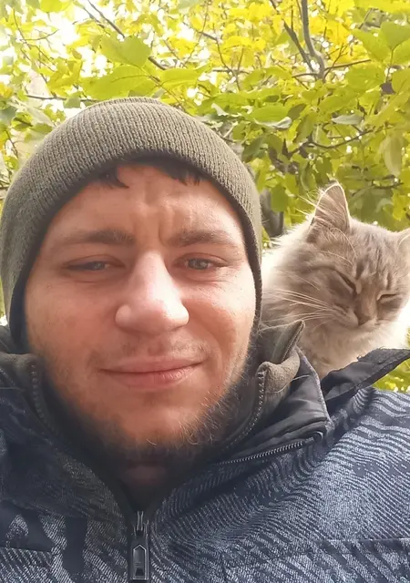 Я Ваня, 25, из Першотравенска, ищу знакомство для приятного времяпровождения