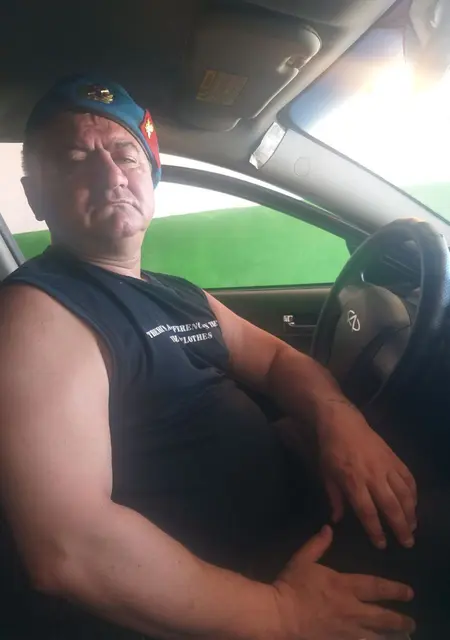 Я Олег, 56, знакомлюсь без обязательств в Харькове