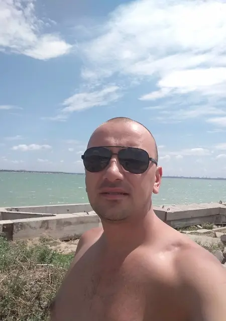 Серега из Рени, ищу на сайте знакомства на одну ночь