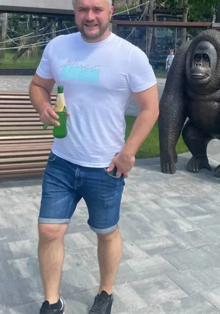 Кирилл из Харькова, мне 32, познакомлюсь для открытые отношения