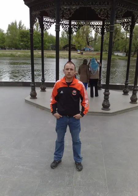 Viktorr из Донецка, мне 45, познакомлюсь на одну ночь