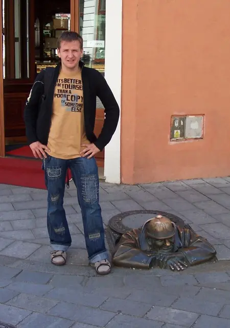 Иван з Миколаєва, шукаю на сайті вірт