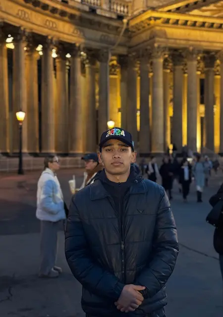 Я Isfandiyar, 19, знакомлюсь для вирта в Варшаве