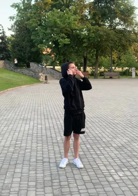 Сережа из Харькова, мне 19, познакомлюсь для дружбы