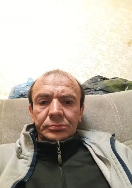 Я Дмитрий, 42, из Ясиноватой, ищу знакомство для постоянных отношений