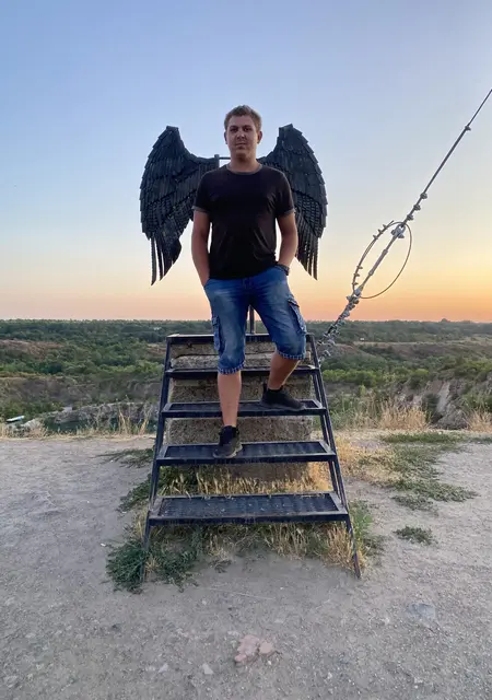 Я Степан, 21, знакомлюсь на одну ночь в Николаеве