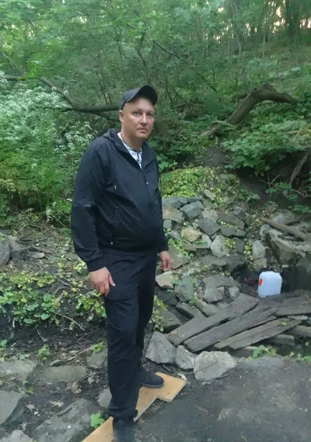 Я Вадим, 43, из Ясиноватой, ищу знакомство для общения