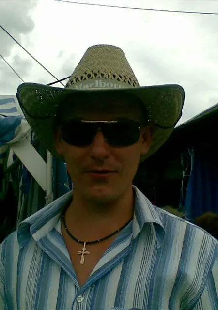 Я Дмитрий, 45, знакомлюсь для приятного времяпровождения в Бердянске