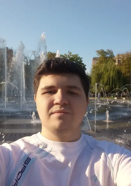 Я Даня, 18, знакомлюсь для открытые отношения в Харькове