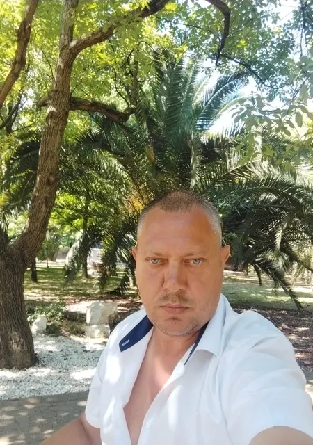 Андрей з Луганська, мені 29 років, познайомлюсь для постійних стосунків