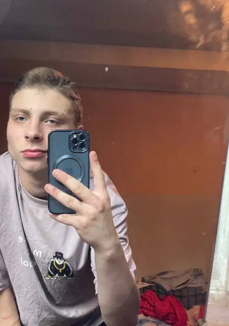 Я Гусев, 20 років, знайомлюсь для постійних стосунків у Макіївці