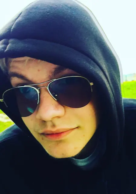 Deckard из Гродно, ищу на сайте знакомства без обязательств