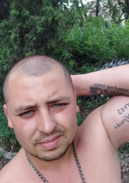 Я Славик, 37, знакомлюсь для приятного времяпровождения в Волновахе