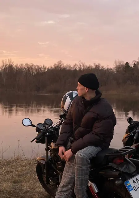 Я Влад, 20, из Борзны, ищу знакомства без обязательств