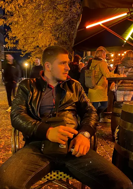 Alex из Познани, мне 24, познакомлюсь для приятного времяпровождения