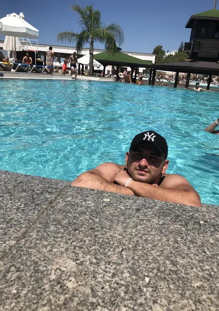 Roma из Чернигова, ищу на сайте знакомства на одну ночь