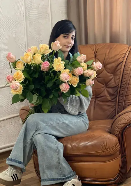 Я Nune, 20, из Гюмри, ищу знакомство для общения