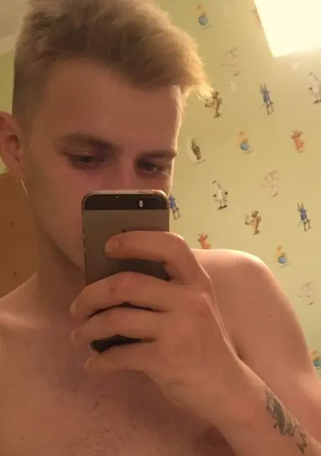 Я Max, 25 років з Novohrad-Volynskyi, шукаю знайомство для спільних подорожей