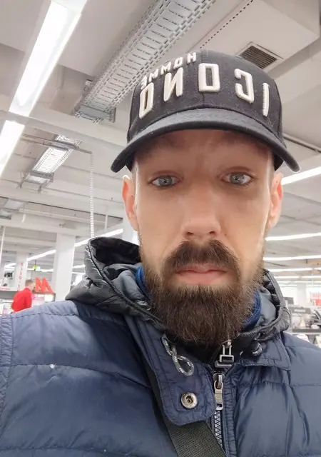 Я Иван, 39, из Охтруп, ищу знакомства без обязательств