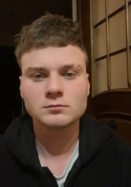 Майк из Львова, мне 24, познакомлюсь для приятного времяпровождения