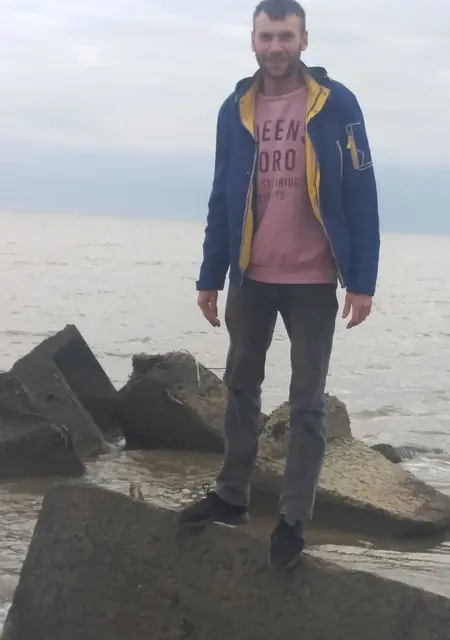 Я Василий, 34 років, знайомлюсь на одну ніч у Макіївці