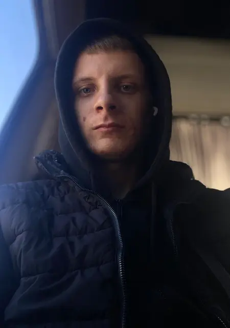 Я Виталий, 21, из Мелитополя, ищу знакомство для общения