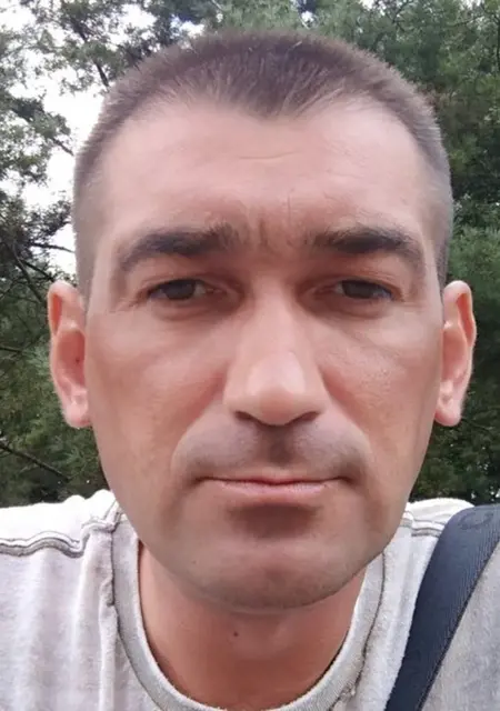 Я Сергей, 44, из Ровно, ищу знакомство для приятного времяпровождения