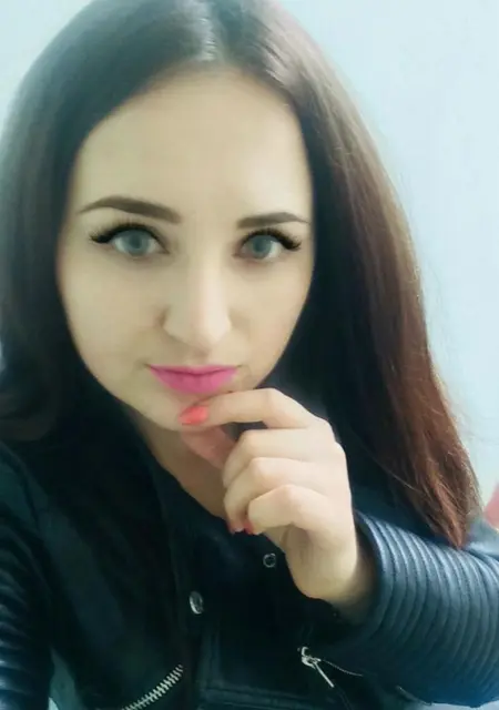 Я Карина, 27, из Днепра, ищу знакомство для приятного времяпровождения