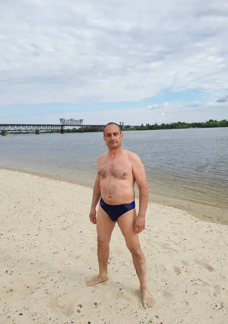 Максим из Белгорода-Днестровского, мне 50, познакомлюсь без обязательств