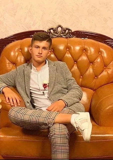 Дима из Мены, мне 22, познакомлюсь для открытые отношения