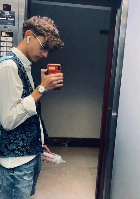 Soy Sergio, 19 años de Galdácano, busco conocer gente para chatear