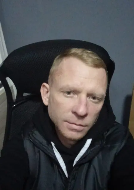 Я Вадим, 40, из Борисова, ищу знакомства без обязательств