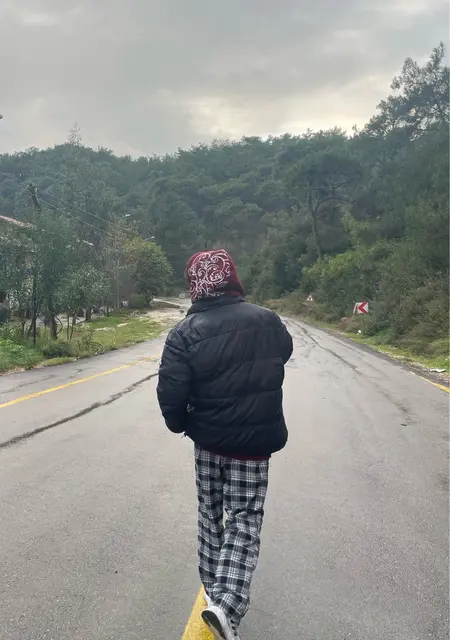 Я Eren, 20, из Оедемиш, ищу знакомства без обязательств