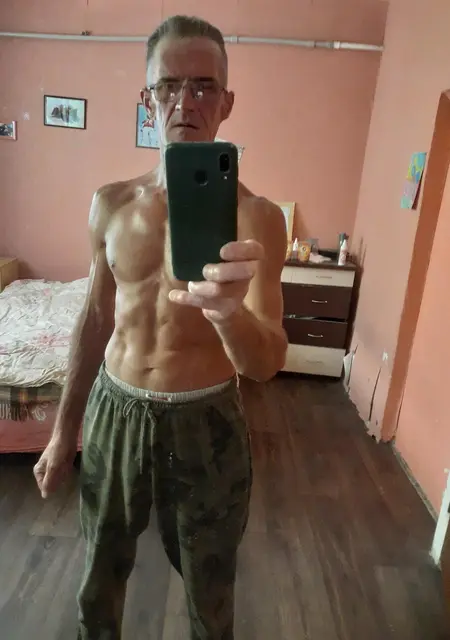 Андрей из Харькова, мне 51, познакомлюсь без обязательств